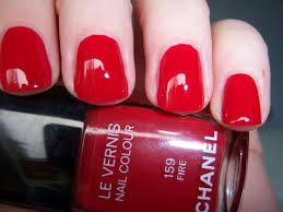 I was so excited to test and swatch the newest collection from chanel, le vernis longwear nail colour. Vernis A Ongles Chanel 159 Fire En Laque Cosmetiques Catalogue 116318 Be Com