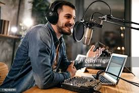 5 458 Fotos De Stock E Banco De Imagens De Locutor De Radio Getty Images