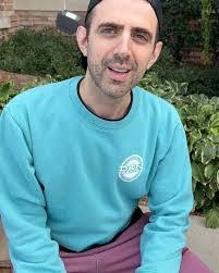 Gary Sam's Instagram, Twitter & Facebook