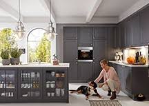 Die fronten in klassischen küchen im landhausstil sind meist in hellen naturtönen gehalten. Landhauskuchen Modern Rustikal Haus Der Kuchen