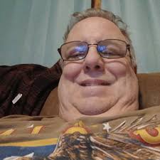 You are a very beautiful young lady how are you doing tonight 🌹 sweetheart  my name is Jamy Martin