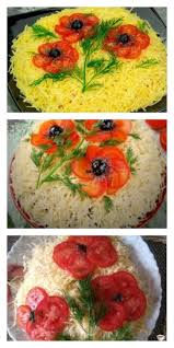 салат с курицей и маринованными грибами и болгарским перцем Salat Krasnye Maki S Kuricej Syrom I Marinovannymi Gribami Cuisine Decoration Salade Plat