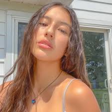 Karen Barba (@iamkarenbarba)