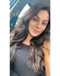 Leslie Lathrop's Instagram, Twitter & Facebook