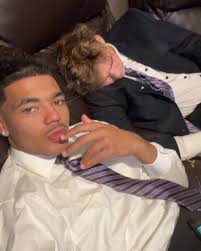 dapped em up but don't got my respect✍️”