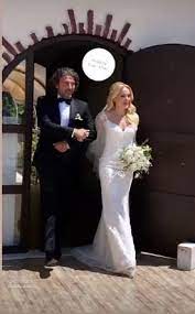 Tuzcu, der seit 5 jahren mit beyza kapu zusammen ist, hat neulich im fenerbahçe yelken sports club geheiratet. 7r8dm3p5 St4hm