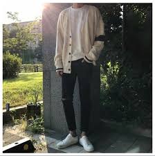Next ke fashion style yang selanjutnya, fashion korea yang ini terbilang cukup garang. 6 Ide Style Outfit Pria Korea Yang Bikin Kamu Terlihat Stylish Dan Menawan Saat Hangout My Mind Untaian Kata Untuk Berbagi