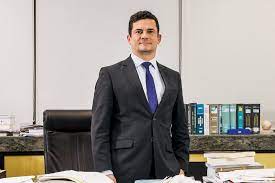 Sergio moro teria comunicado seu empregador, a consultoria alvarez & marsal, da decisão de não ser candidato à presidência nas eleições sergio moro apoia humorista danilo gentili para presidente. Moro De Eleitor De Lula A Algoz Do Ex Presidente Veja