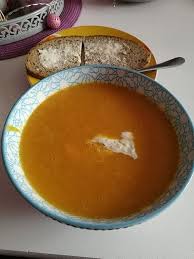 Kurbissuppe Mit Einem Hauch Curry Von Yasiliciousde Chefkoch Rezept Kurbissuppe Rezepte Lebensmittel Essen