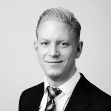 It was wonderful to meet up with classmates and lecturers from the The  London School of Economics and Political Science (LSE) as I graduated with  a Distinction from my MSc in Social