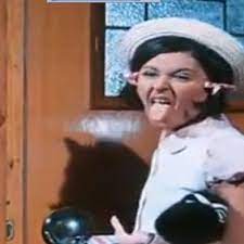 سعاد حسني • صغيرة على الحب • أستوديو الكلمات • الشاعرة الغنائي الألحان •. Ù…ÙˆØ³ÙŠÙ‚Ù‰ ØµØºÙŠØ±Ø© Ø¹Ù„Ù‰ Ø§Ù„Ø­Ø¨ Ø³Ø¹Ø§Ø¯ Ø­Ø³Ù†ÙŠ By Asem Kamal