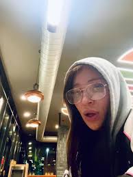 Mecnun: Kadın mısın, erkek misin?