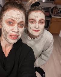 Nadine Mitchell's Instagram, Twitter & Facebook