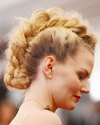 Having long and thick hair is a blessing, don't spoil it by choosing this hairstyle. 20 Weird And Funny Celebrity Hairstyles Pouted Com