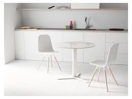 Se trata de un mueble que tiene un valor excepcional a la hora de decorar un lugar específico, por dentro de nuestro catalogo, contamos con mesas redondas de diferentes tamaños, colores y materiales. Mesa Redonda De Cocina O Comedor Peliccan Con Pie De Acero Y Sobre En Varios Acabados De Cancio Mobel 6000 Mobel 6000