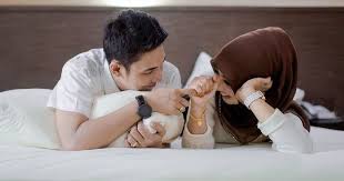 #malam #jumaat #nyasuamiistrividio ini membahas malam jumat nya suami istri cerita vidio tentang istri minta bantu suami suami dan istri nya mau ngerjai suam. Tips Malam Jumaat Yang Ditunggu Tunggu Pasangan Suami Isteri Ini Kelebihan Tersembunyi
