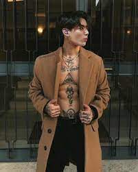 Tatuagem Masculina na Virilha: pura Ousadia e Alegria | Homens que se Cuidam