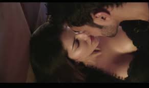 Sunny leone gets 'skinned' for peta india. Sunny Leone Caught Doing Wild Again In Biopic Karenjit Kaur The Untold Story Of Aaj Ki Khabar