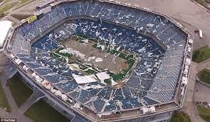 Drone Captures Haunting Footage Of Detroit S Rotting Silverdome Drone Photos Photo Drone