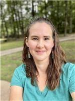 Ashley Mellen's Instagram, Twitter & Facebook