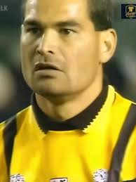 🚨 ÚLTIMO MOMENTO 🚨 Jonathan Menéndez acaba de rescindir su contrato con  #Vélez por falta de minutos. El delantero le manifestó al "cacique" que  quiere jugar y como en el fortín no