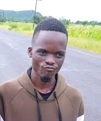 Nyamata ofanana ndi DR NAMADINGO uja akuti akubwelaso ndi ina "SANADWALE"  Uyu mpake atsikana akumenyanilana 😩🙌