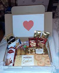 Large Luxury Afternoon Tea Gift Hamper Letterbox Gift Hug Etsy In 2021 Letterbox Gifts Gift Hampers Tea Gifts
