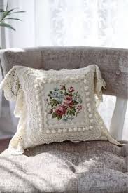 Qui di seguito il nostro team ha incluso i migliori prodotti per cuscini da divano eleganti analizzando oltre il costo, le caratteristiche tecniche, anche il rapporto / qualità prezzo, l'assistenza clienti, le recensioni dei clienti e le spese di. 130 Idee Su Cuscini Divano Nel 2021 Cuscini Divano Cuscini Cuscini Decorativi