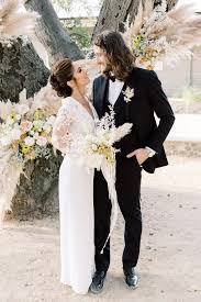 Black And White Wedding Attire For Guests Chic And Edgy Wedding With Velvet Black Details Edgy Wedding Black White Wedding Bohemian Wedding Inspiration