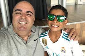 Dolores aveiro partilha nova meta com os seguidores: Quem E Andrade O Homem Que Um Jornal Espanhol Apelidou De Avo Bonacheirao De Cr7