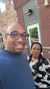 #KwameShowedUp to an elementary school in Connecticut and surprised the  students with J vs. K books, journals, and T-Shirts. Shout out to my homie,  @hereweeread for reaching out. I love my job!