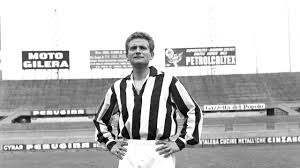 Lippi, candreva, ranieri e nicola arigliano: Juventusfc On Twitter In Campo Quella Fra Boniperti E La Juve E Una Storia Unica Che Inizia Nel 1946 Https T Co F0dyypevmf Https T Co Fu22ungypu Twitter