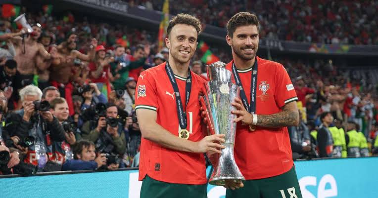 Portugal honour Jota by handing shirt number to close friend Neves