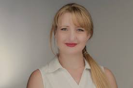 Exclusive Interview with Director Roe Moore On Her Short Film "We Were  Young"