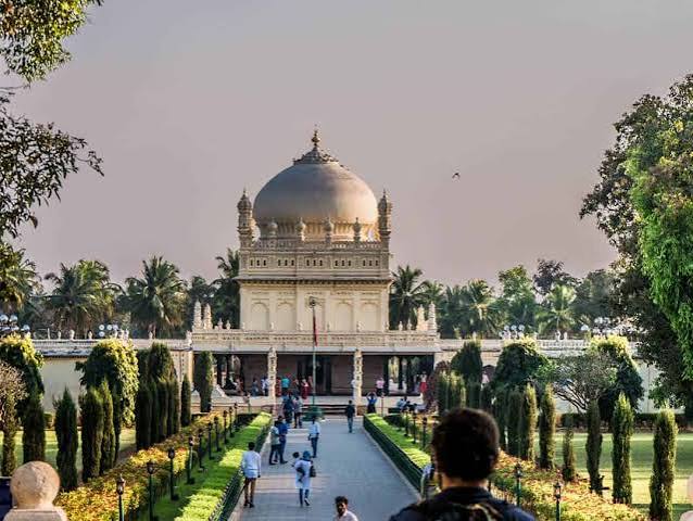 Gumbaz Srirangapatna - the incredible mausoleum of Tipu Sultan