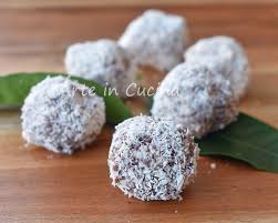 Vi spiegheremo quindi come ottenere della farina di mandorle fatta in casa senza. Pasticcini Lampo Senza Cottura Dolcetti Veloci Alla Ricotta Pasticcini Dolcetti Pasticcini Al Cocco