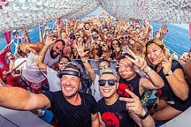What nightlife in ibiza are good for avoiding crowds? Nightlife Ibiza Sunbonoo Com