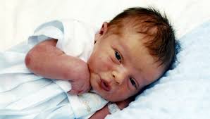 Couple announces birth of son