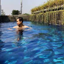 Fasilitas kolam renang di hotel ini berada di lantai 7, sehingga menawarkan pemandangan lanskap kota jakarta yang indah untuk menemani kamu berenang. Booking Hotel Murah Di Jakarta 100 Ribuan Fasilitas Kolam Renang Dan Makan Nursaidr