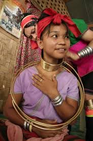Wearing Rings To Have A Giraffe S Neck In Thailand Neck Rings Of Thailand S Kayan Women Neck Rings Women Women In History