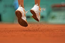 Dunkle sohlen hinterlassen striche auf dem hallenboden und führen ggf. Tennisschuhe In 7 Schritten Zum Passenden Modell Tennis Uni