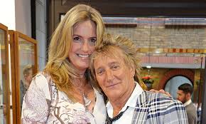 Rod stewart poses with wife penny lancaster and his three exes at daughter's 40th birthday. Penny Lancaster Invites Hello To Her La Home To Celebrate Rod S Knighthood Hello