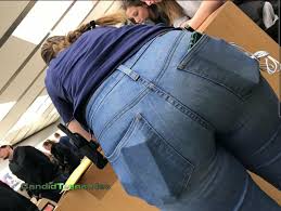 Tight jeans ass teen girl at apple store - Creepshots