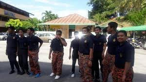 Tn hj yusop, tn hj azmi, ustaz zuraihi, pn kartina, pn zawahir, pn farizah, pn zahani, ustazah haslida, cik mazniza, pn. Unit Berunifrom