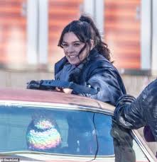 Where will kate bishop fall in all this? Hailee Steinfeld And Jeremy Renner Enjoy The Atlanta Set Of Upcoming Marvel Disney Series Hawkeye Duk News