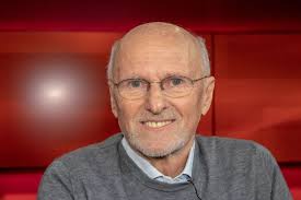 Der deutsche unternehmer ist clemens tönnies. Dirk Rossmann Vermogen Des Ceo Von Rossmann Drogerie 2021 Rossmann Drogerie Mann Drogerie