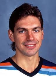 Yan Kaminsky's Instagram, Twitter & Facebook