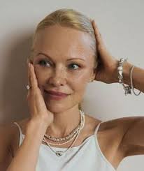 Kira Pearson (keypea)