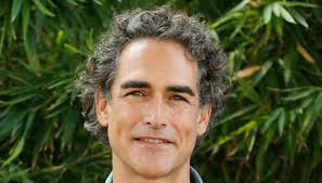 Sergio Muniz papà per la prima volta: la tenera foto col figlio su Instagram