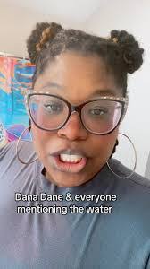 Sonya Meade's Instagram, Twitter & Facebook